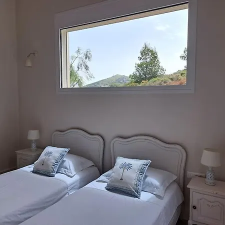 Greek Islands On 'gourna' Villa *
