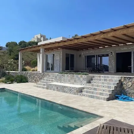 Greek Islands On 'gourna' Villa *